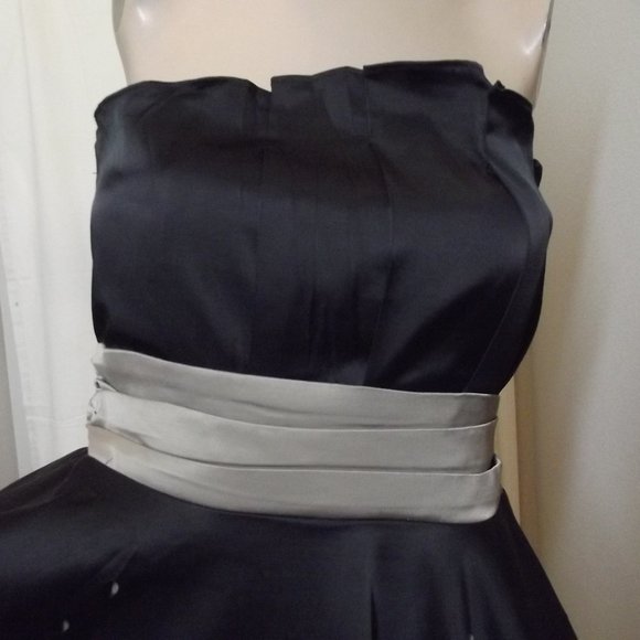 Special Event Dress - Picture 6 of 8